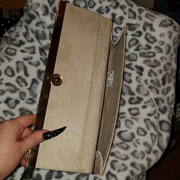 Shoes - Picture 4 of 4